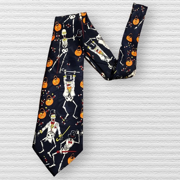 Halloween Dancing Skeleton Neck Tie - Picture 1 of 5